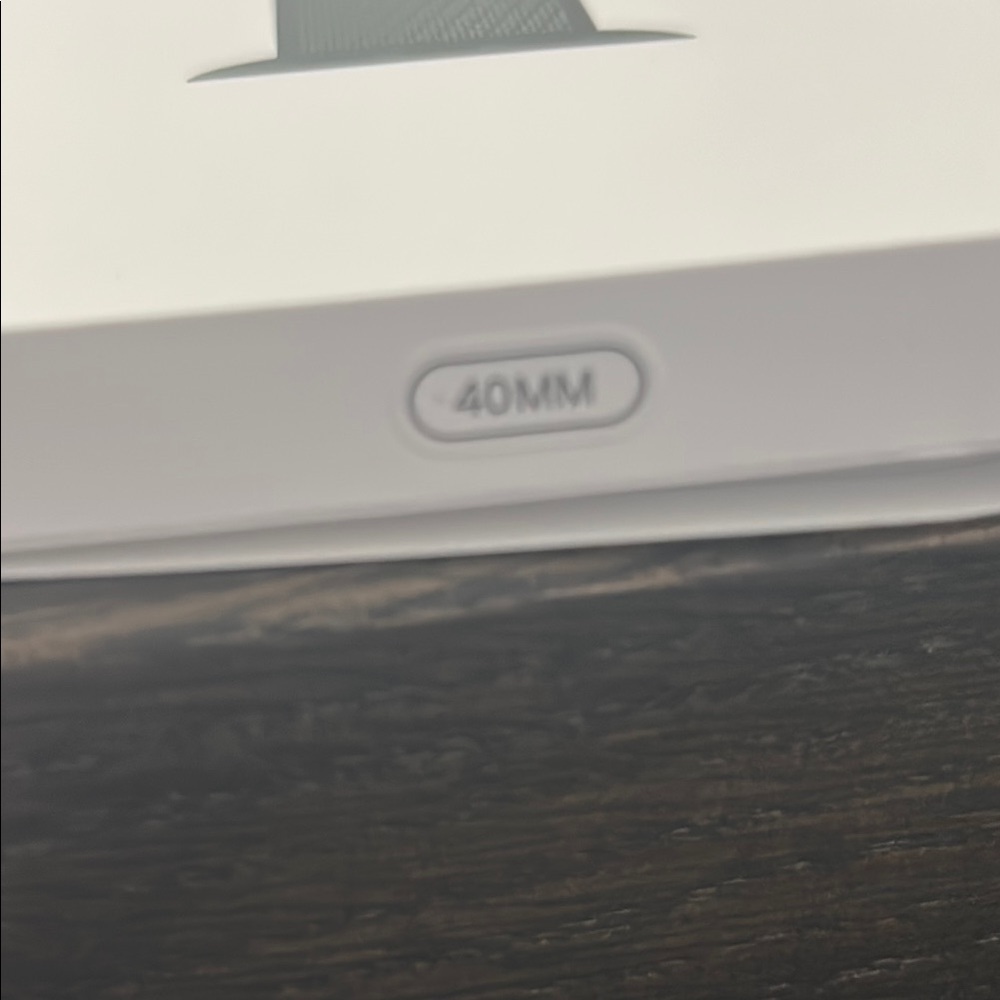 NWT Apple Watch SE (2nd Gen) w/ GPS 40mm - Picture 13 of 15